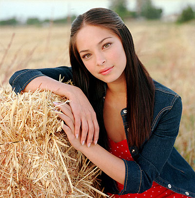 Kristin-Kreuk-029.jpg