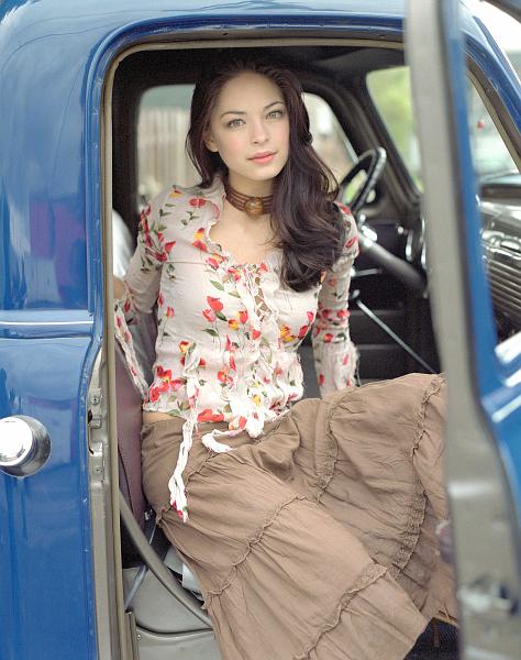 Kristin-Kreuk-070.jpg