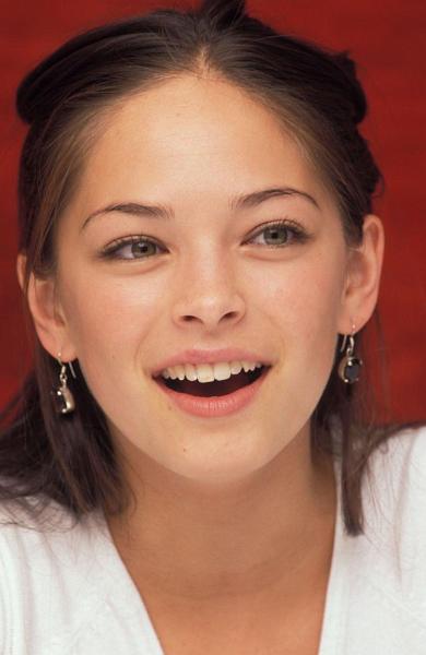 Kristin-Kreuk-125.JPG